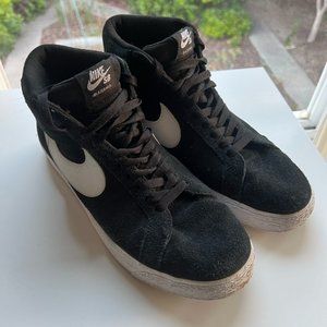 Nike SB Zoom Blazer Mid Skate Shoes